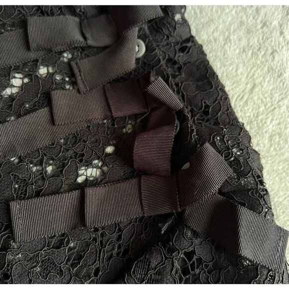 J. Crew Mockneck Floral Lace Eyelash Hem Bow Accent Top Black Sz 8 - Picture 7 of 16